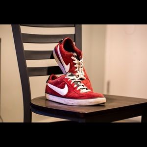 Nike 6.0 Mavrk skate shoes